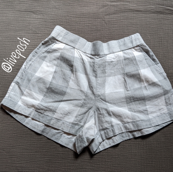 Lou & Grey Pants - NWOT LOU & GREY Plaid Flannel Gray Shorts